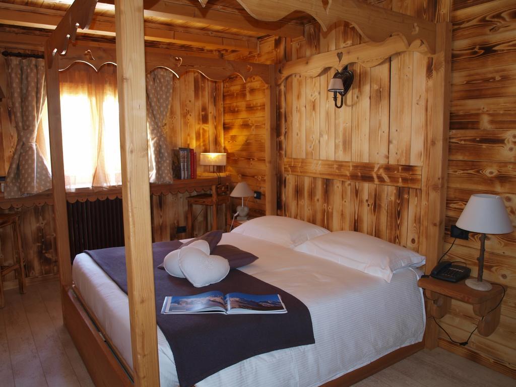 Hotel Letterario Locanda Collomb La Thuile Pokój zdjęcie